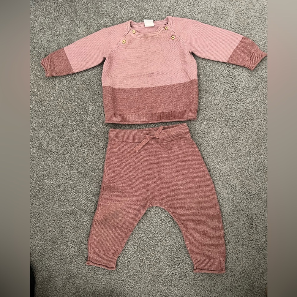 Cutest H&M baby girl knit set